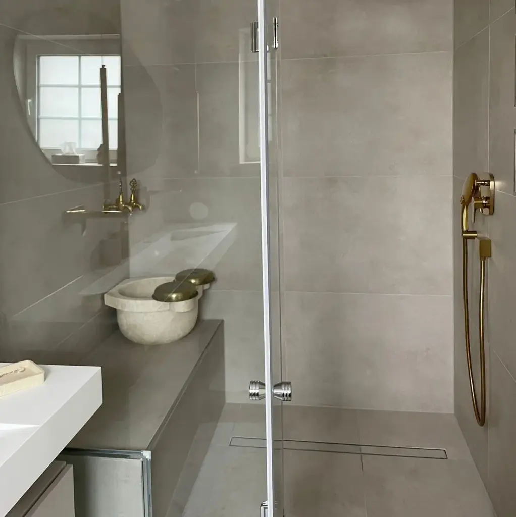 Ebenerdige Dusche modernes Badezimmer Badsanierung durch WärmeFix Haustechnik Marl und Umgebung