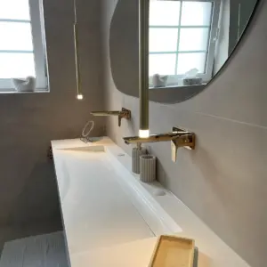 Modernes Badezimmer Waschtisch Spiegel Armatur Badsanierung durch WärmeFix Haustechnik Marl und Umgebung