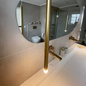 Modernes Badezimmer Waschtisch Spiegel WC Badsanierung durch WärmeFix Haustechnik Marl und Umgebung