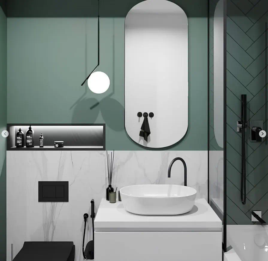 Modernes Designer-Badezimmer mit Aufsatzwaschbecken, schwarzer Armatur und Walk-in-Dusche